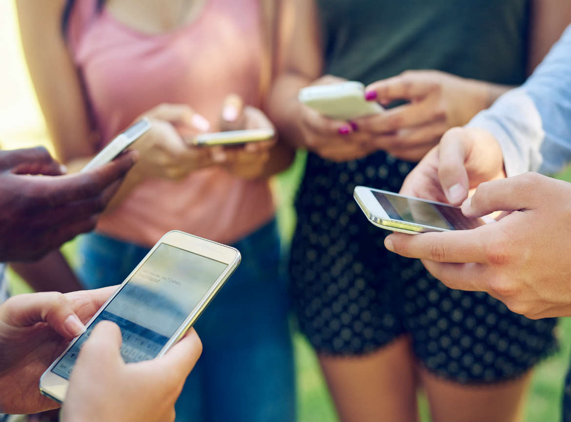 Riesgos asociados a las funcionalidades de geolocalización y borrado de mensajes de WhatsApp