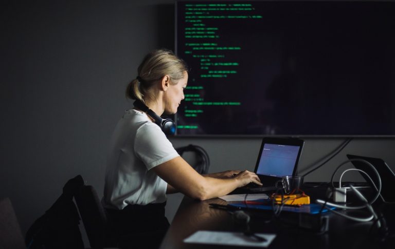 3 desafíos para las mujeres en la industria de la ciberseguridad