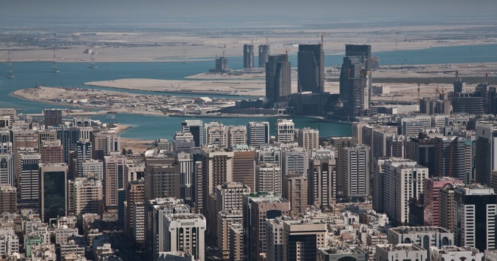 Los Emiratos Árabes Unidos enfrentan un mayor riesgo cibernético